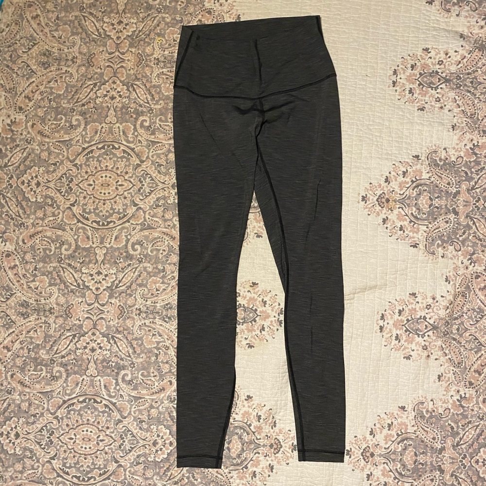 Euc Lululemon size 10 wunder under leggings